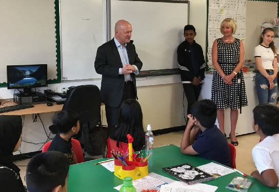 Mayor john biggs with cayley school headteacher lissa samuel at the schools holiday club